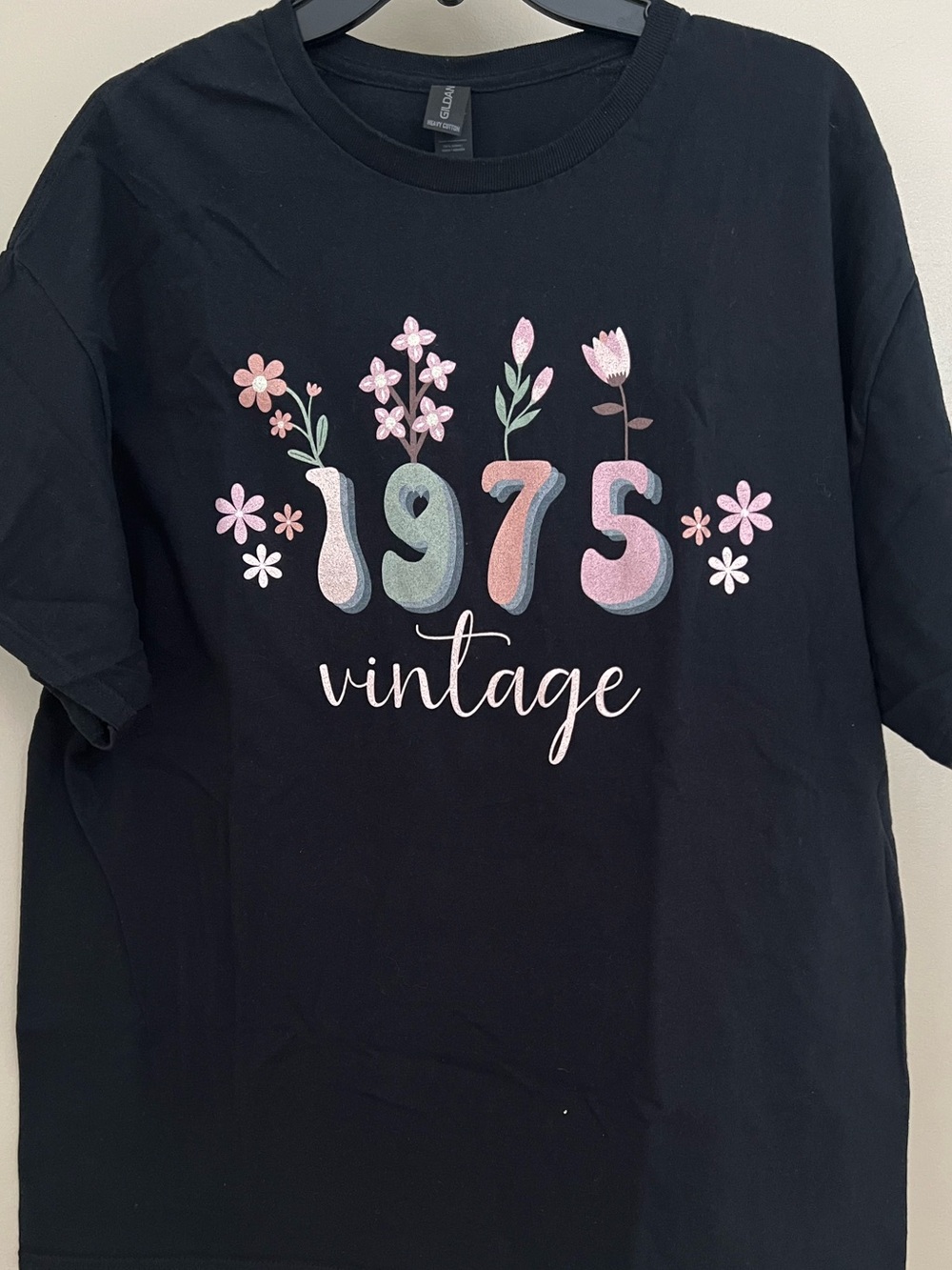 Gildan screen print “1975 Vintage” TShirt size XL